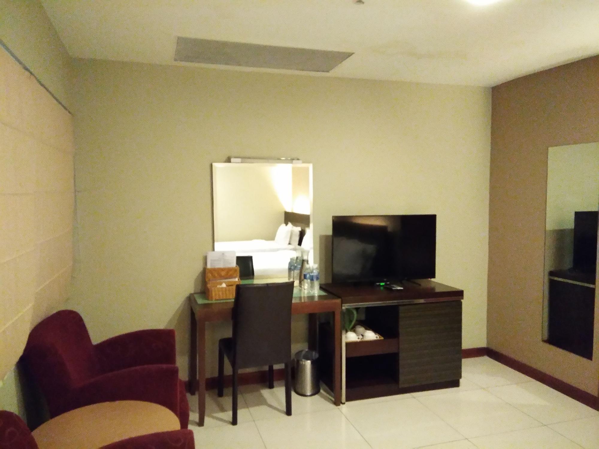 Kinabalu Daya Hotel 3*
