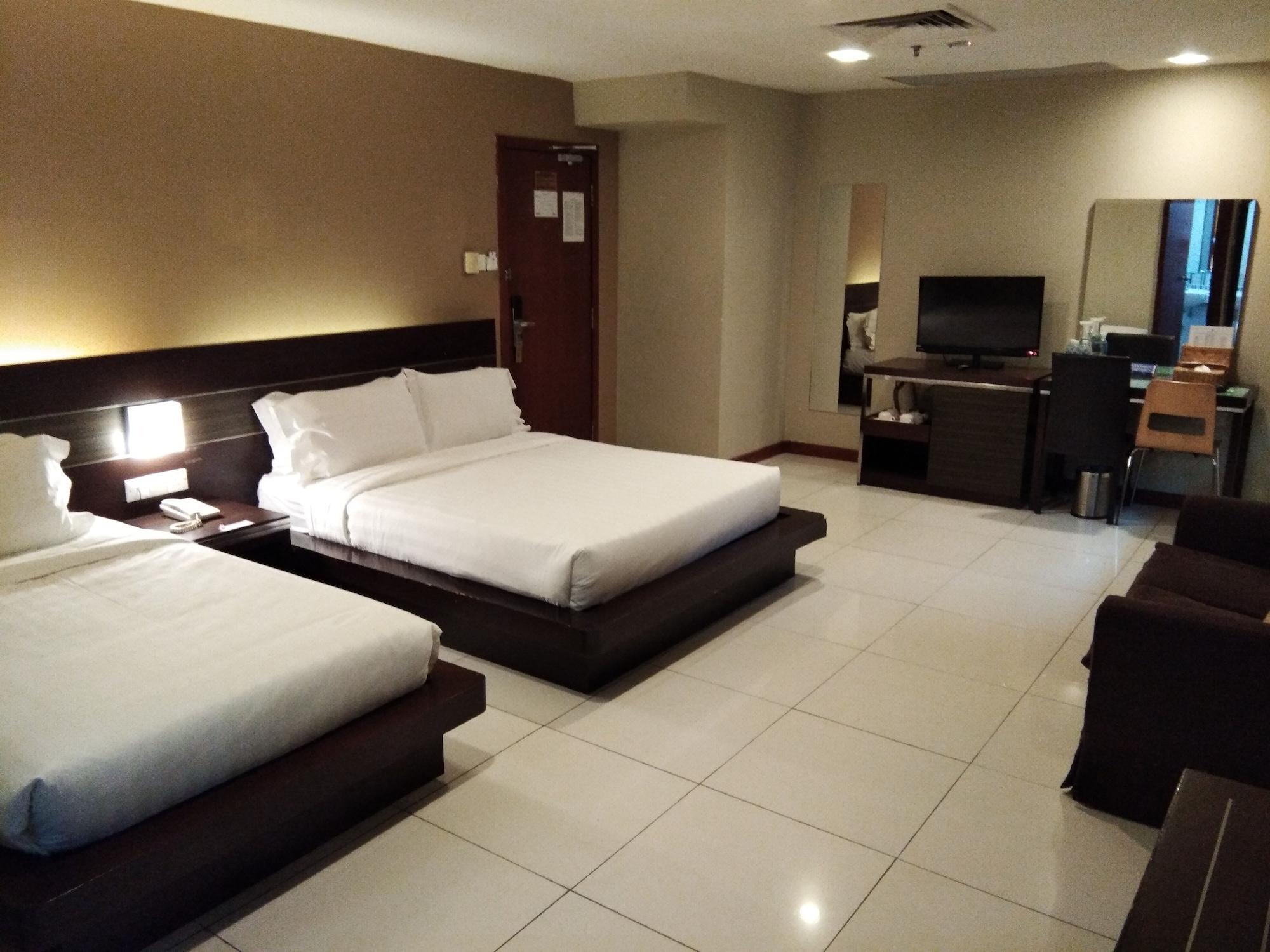 Hotel Kinabalu Daya 3*