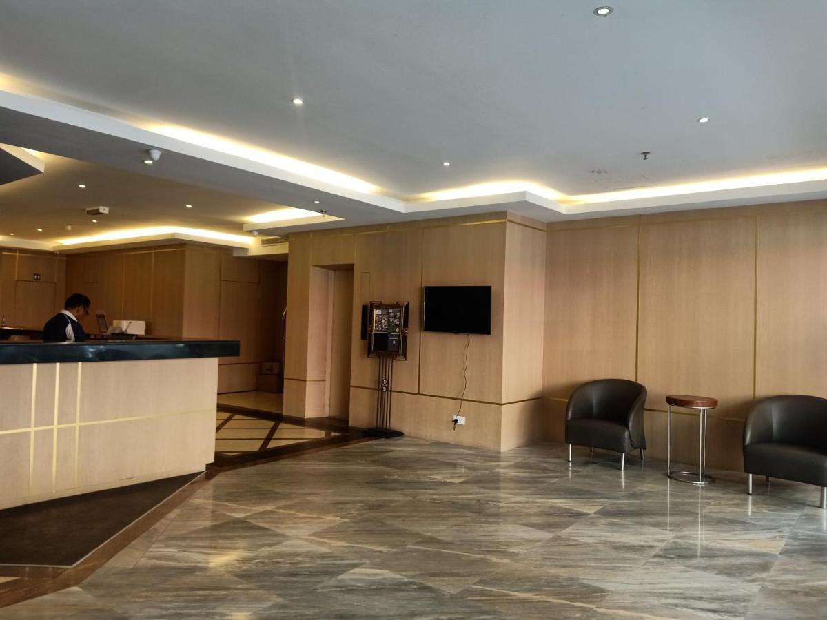 Kinabalu Daya Hotel 3*